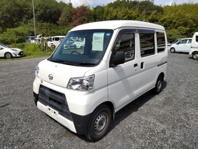 5811 Daihatsu Hijet van S331V 2019 г. (LUM Kobe Nyusatsu)